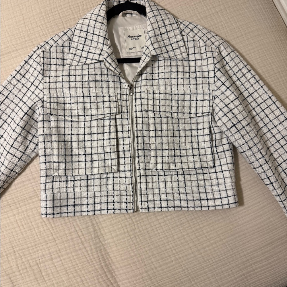 Abercrombie & Fitch White and Navy Grid Blazer